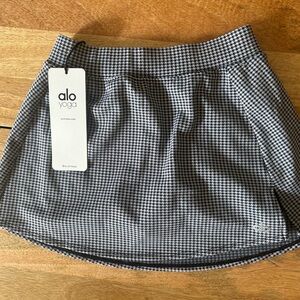ALO Yoga Houndstooth Tennis Skirt in Black and White